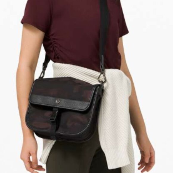 Lululemon Now and Always Crossbody 5L - Picture 1 of 5